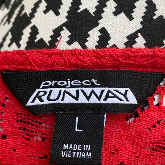 Project Runway Cold Shoulder Red Lace Top Size L Perfect For Christmas Holidays! - Picture 7 of 14